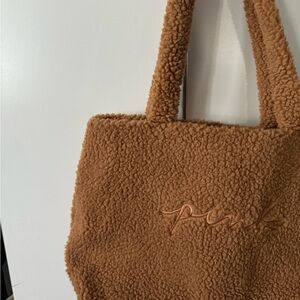 PINK fuzzy winter tote bag!🧡